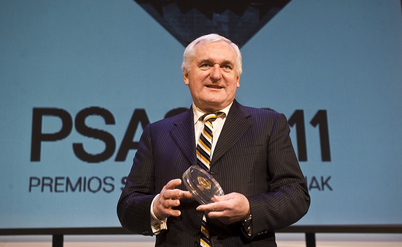 Bertie Ahern, herengun, Sabino Arana fundazioaren ekitaldian. L. J. / ARP.