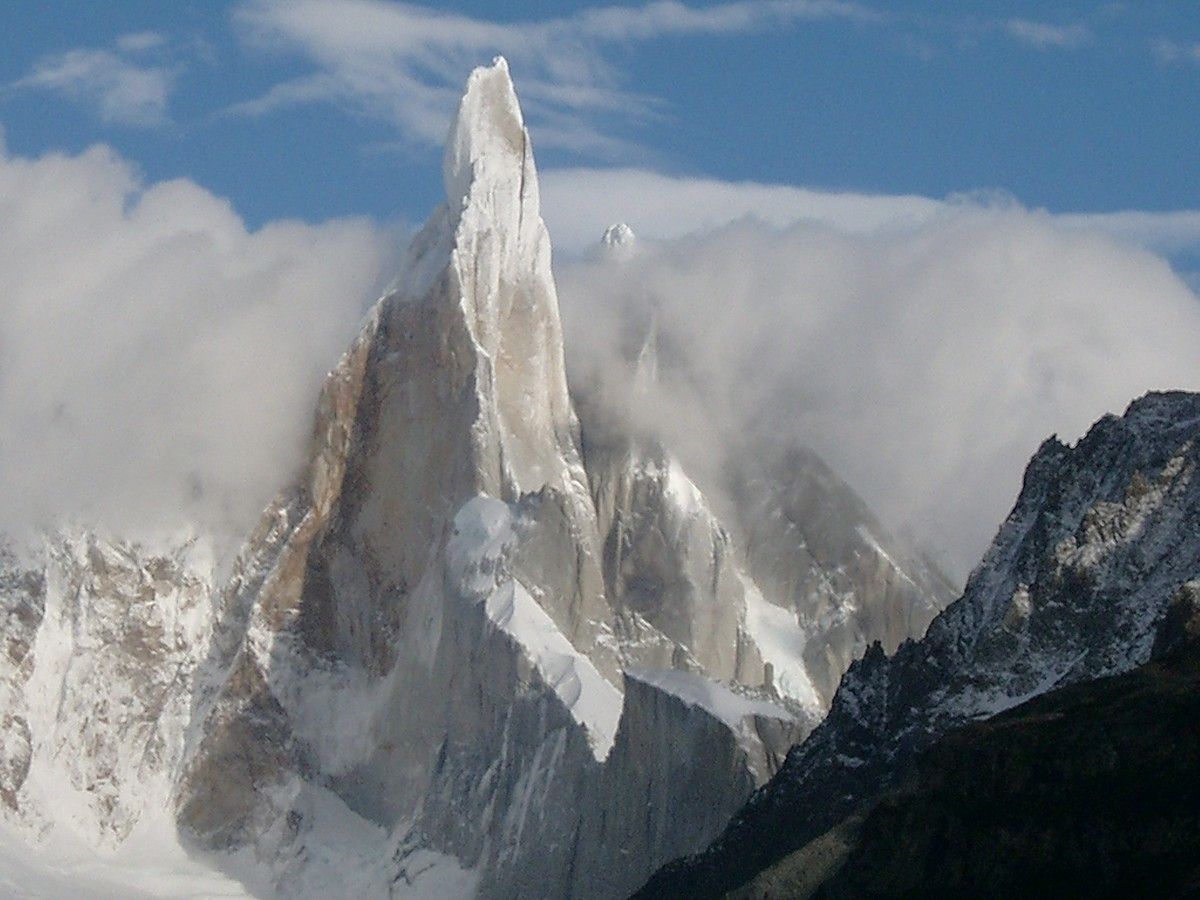 Cerro Torre mendia, Patagoniako orratz dotore eta zailenetakoa. BERRIA / BERRIA.