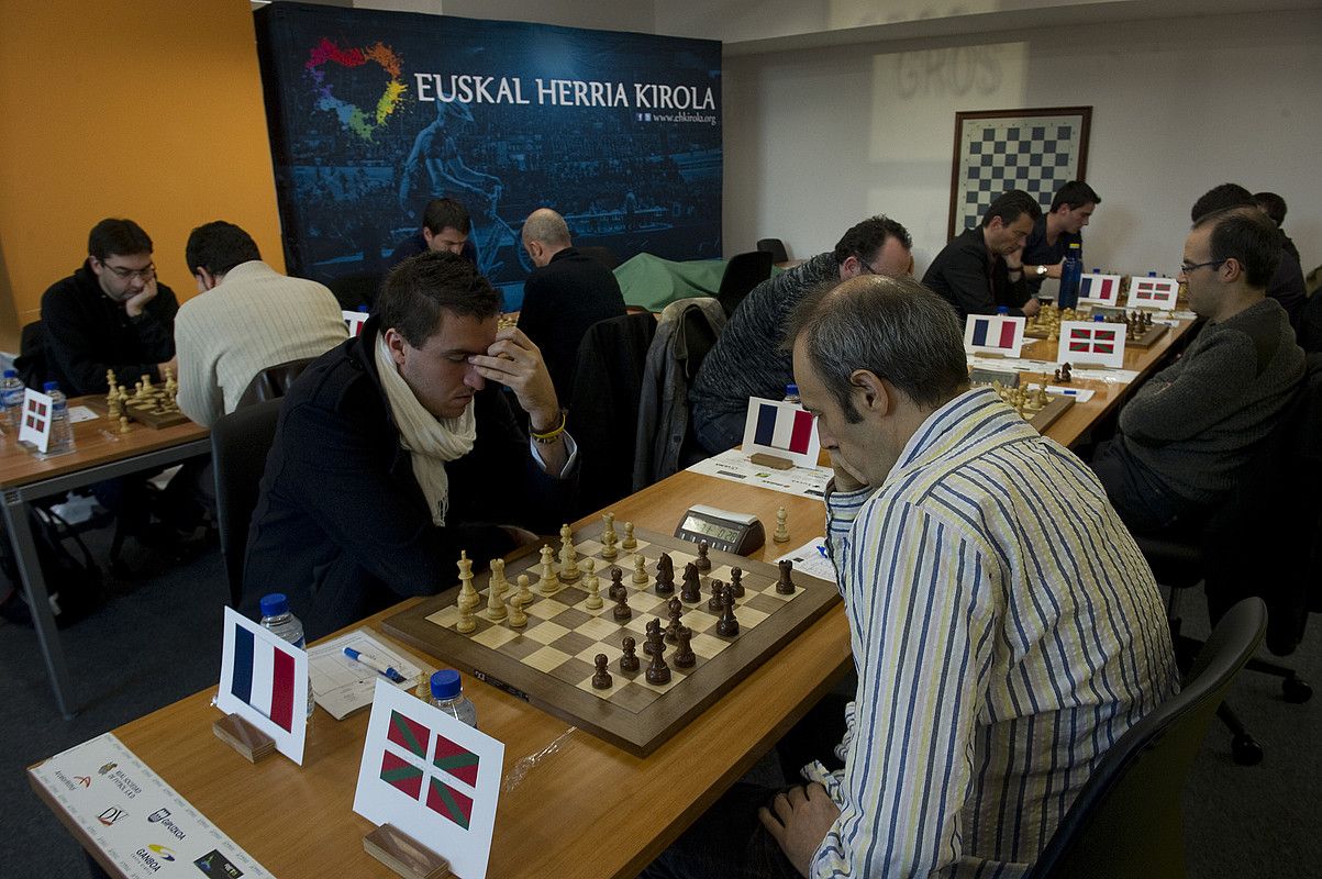 Euskal Herriko eta Frantziaren arteko partidak jokatu ziren atzo, torneoaren inaugurazio ekitaldietan. A.C. /ARP.