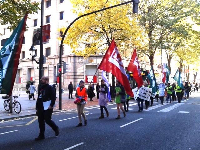 Sindikatuen gehiengoak gaurko deitu duen hezkuntza arloko manifestazioa, Bilbon. BERRIA