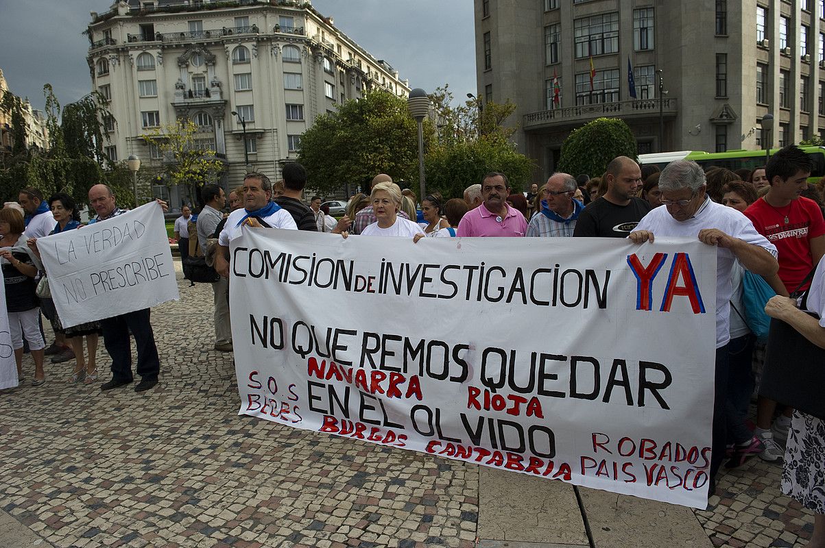 Lapurretak salatzeko protesta bat. J. RUIZ / ARP.