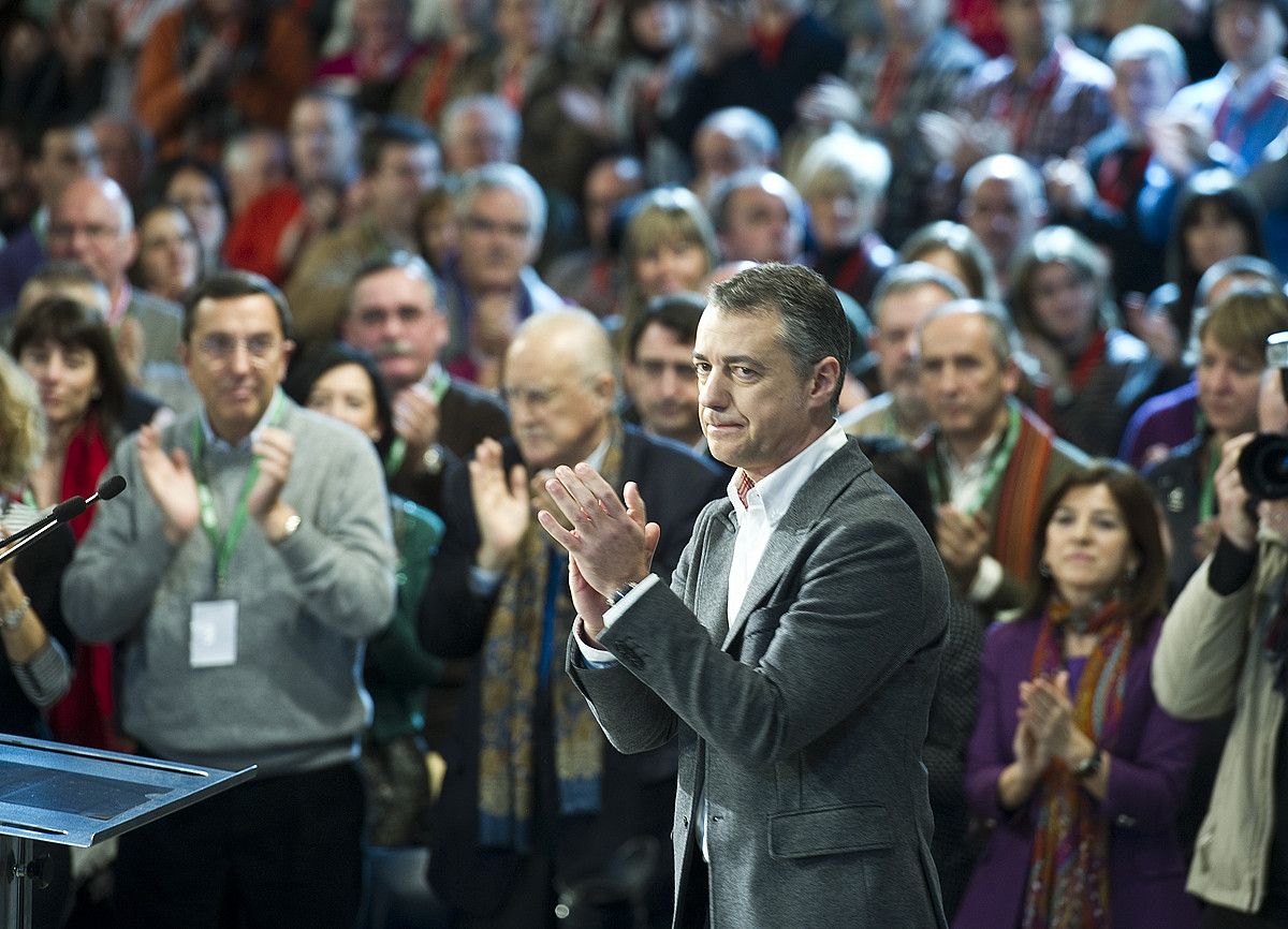 Iñigo Urkullu, igandean, EAJren Nazio Batzarrean, hitzaldia ematen. LUIS JAUREGIALTZO / ARGAZKI PRESS.