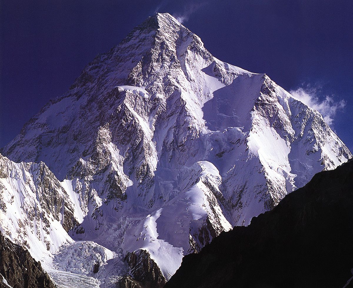 K2 mendia, Karakorum mendikatean. BERRIA.