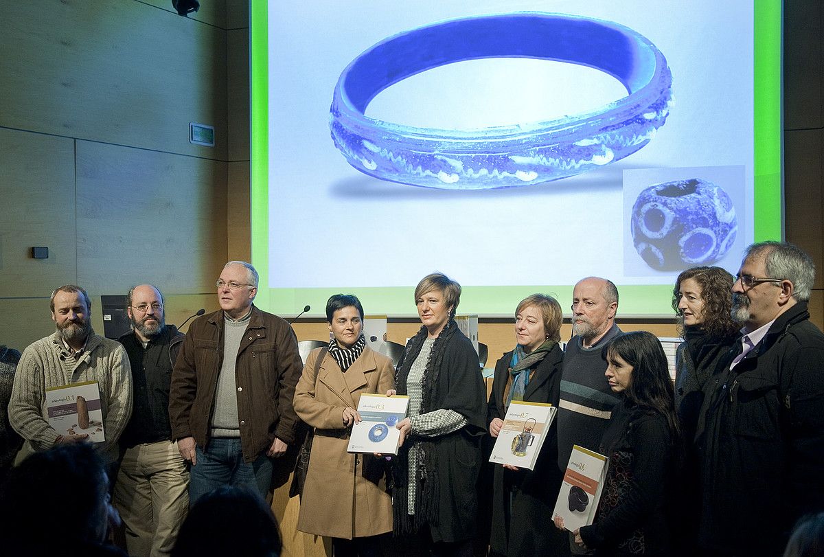 Arrizabalaga, Moraza, Mujika, Urteaga, Badiola, Herreras eta Peñalver (eskuinetik hasita laugarrena), atzo, Donostian. JON URBE / ARP.