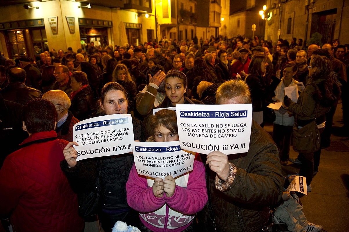 Arabako Errioxako herritarrak protestan, Oionen JUANAN RUIZ / ARGAZKI PRESS.