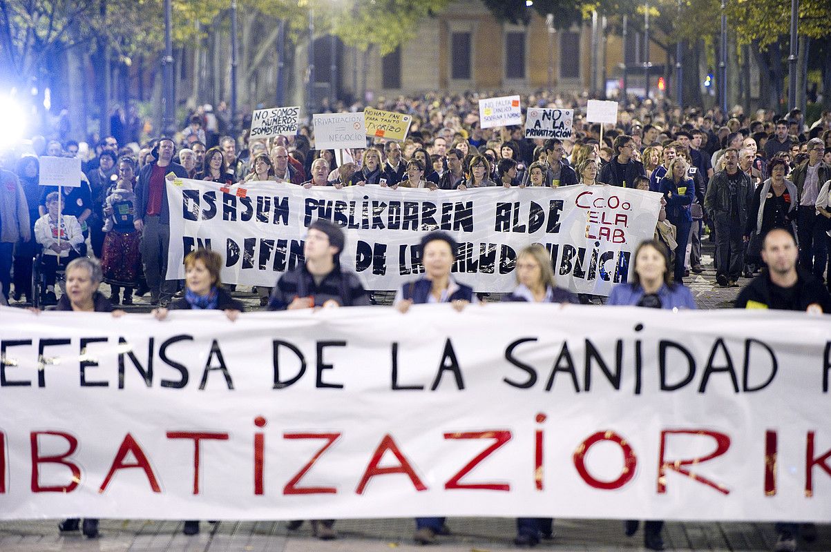 Iruñeko karriketan, atzo, manifestazioa. IÑIGO URIZ / ARP.