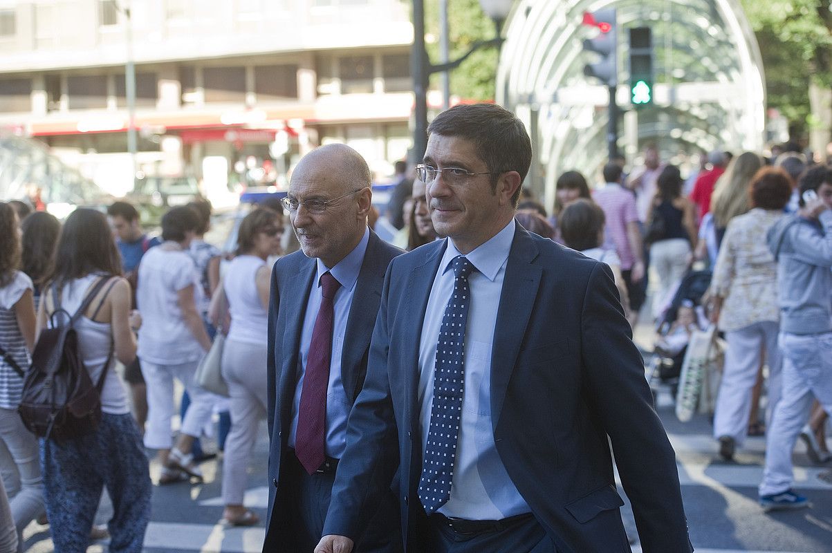 Rodolfo Ares eta Patxi Lopez, joan den asteazkenean, Bilbon. L. J. / ARP.