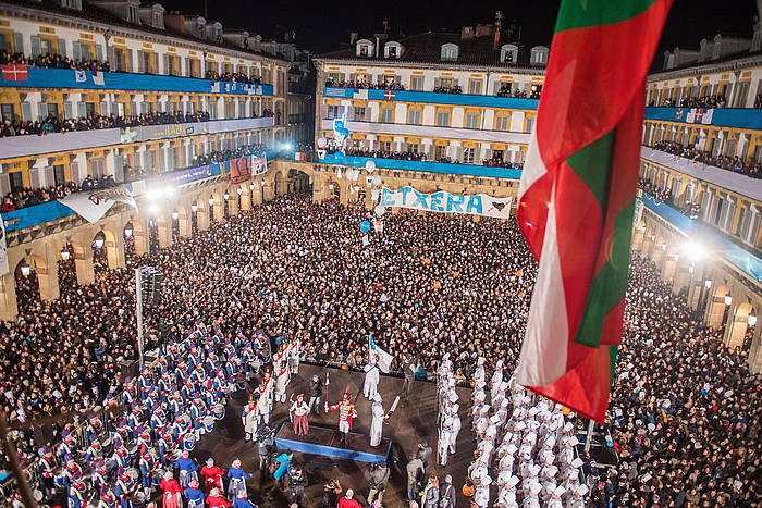 Donostiako iazko danborrada, Konstituzio plazan. JUAN CARLOS RUIZ, ARGAZKI PRESS