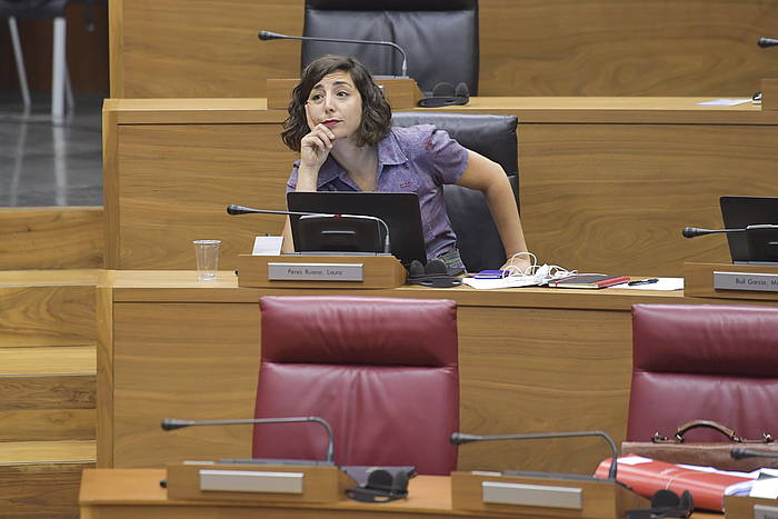 Laura Perez, Nafarroako Parlamentuan. IDOIA ZABALETA, ARGAZKI PRESS