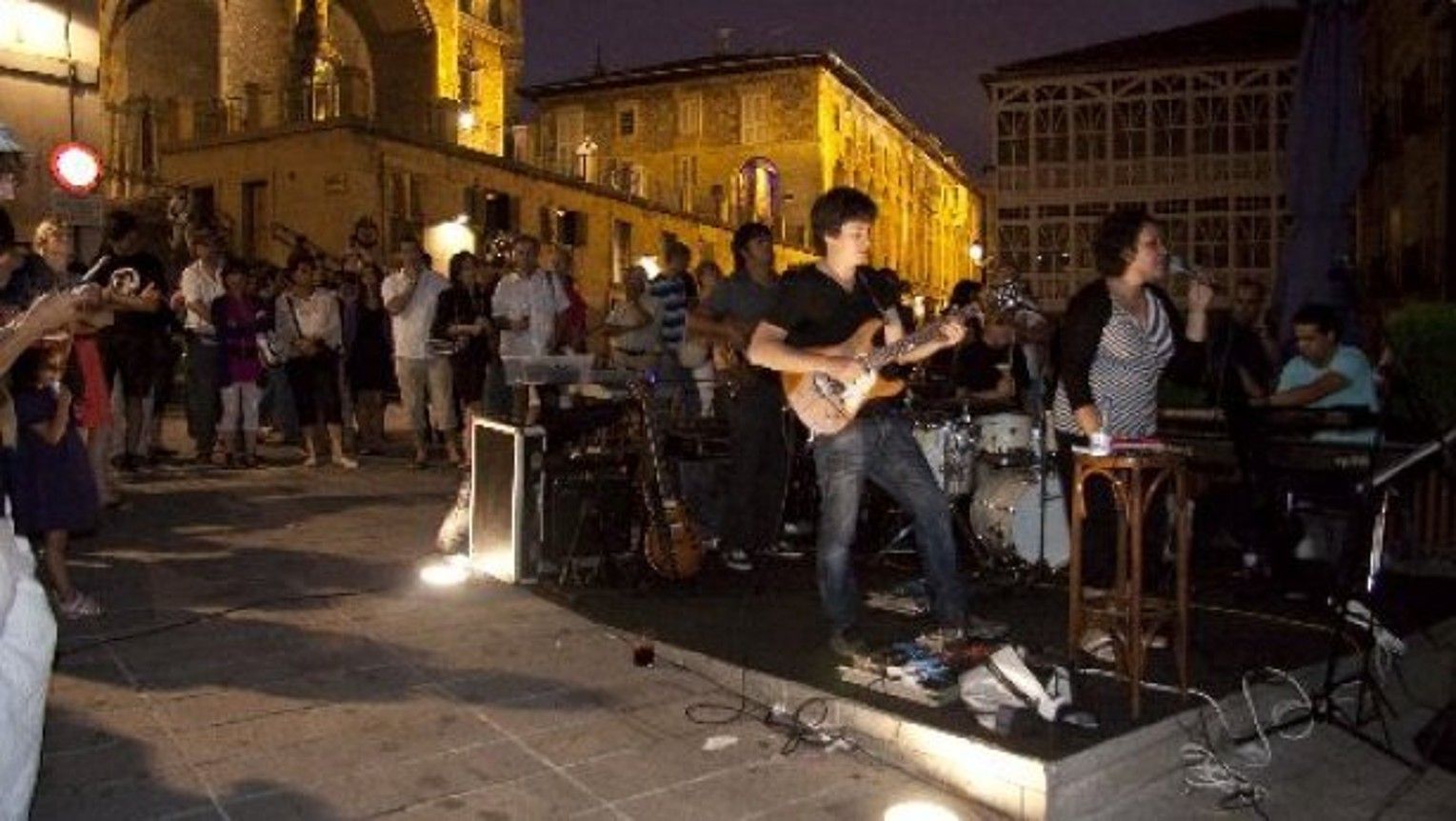 Korterraza gaur hasiko da, filmekin eta musikarekin. ZIPI / BESTEAK.