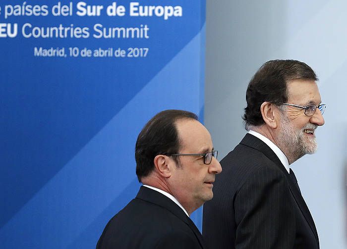 Hollande eta Rajoyk adostu zuten ETArekin lotutako dokumentazioa Madrilera eramatea. BALLESTEROS, EFE