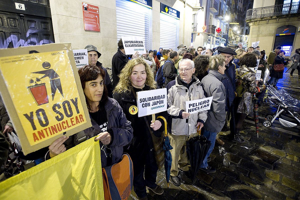 Garoña ixteko eskaria ozen entzun zen Bilboko manifestazioan. MONIKA DEL VALLE / ARGAZKI PRESS.