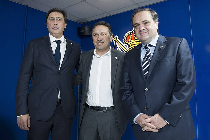 Loren, Eusebio eta Aperribai, Eusebio Realeko entrenzaile gisa aurkeztu zutenean, 2015eko urriaren 11an. JUAN CARLOS RUZ, FOKU