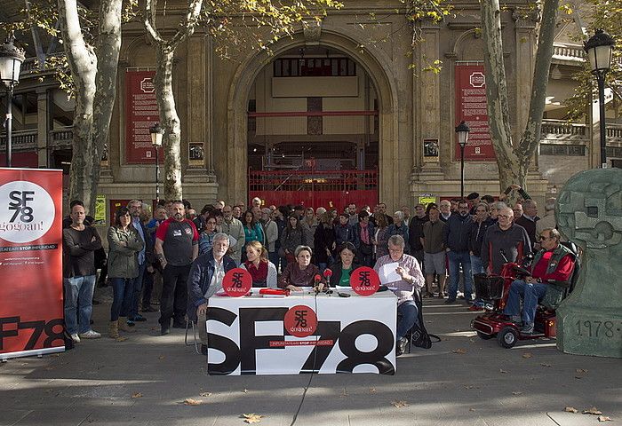 78ko Sanferminak Gogoan plataformaren agerraldia, iazko urriaren 26an, Germa Rodriguezen hilketarren gaineko ikerketa eskatzeko. IñIGO URIZ, FOKU