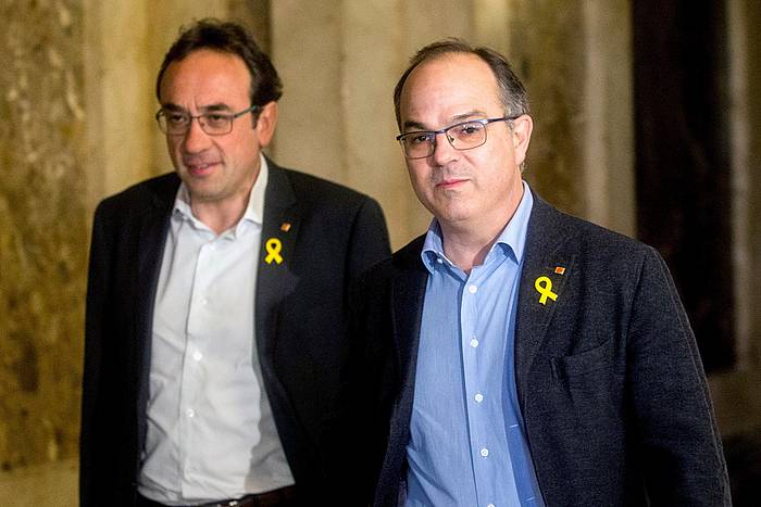 Josep Rull eta Jordi Turull JxCko parlamentari auzipetuak, joan den asteko astelehenean, Kataluniako Parlamentuan. QUIQUE GARCIA, EFE