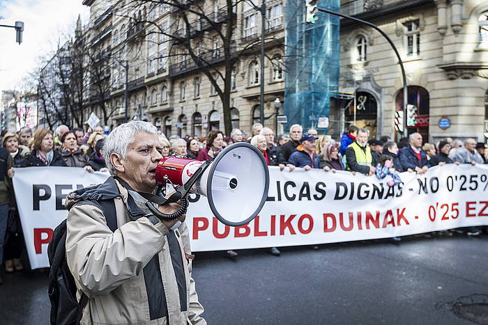 Pentsiodunek pasa den larunbatean Bilbon pentsio duinen alde egin zuten manifestazioa. ARITZ LOIOLA / FOKU