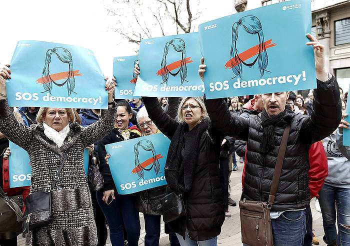 Errepublikaren Defentsarako Batzordeek antolatutako protesta bat, Bartzelonan. ANDREU DALMAU, EFE