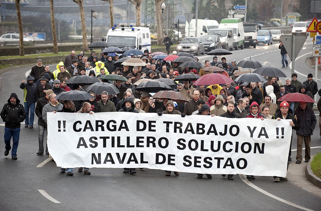 Navaleko langileen manifestazioa, ostiralean, lana eskatzeko. JON HERNAEZ / ARGAZKI PRESS.