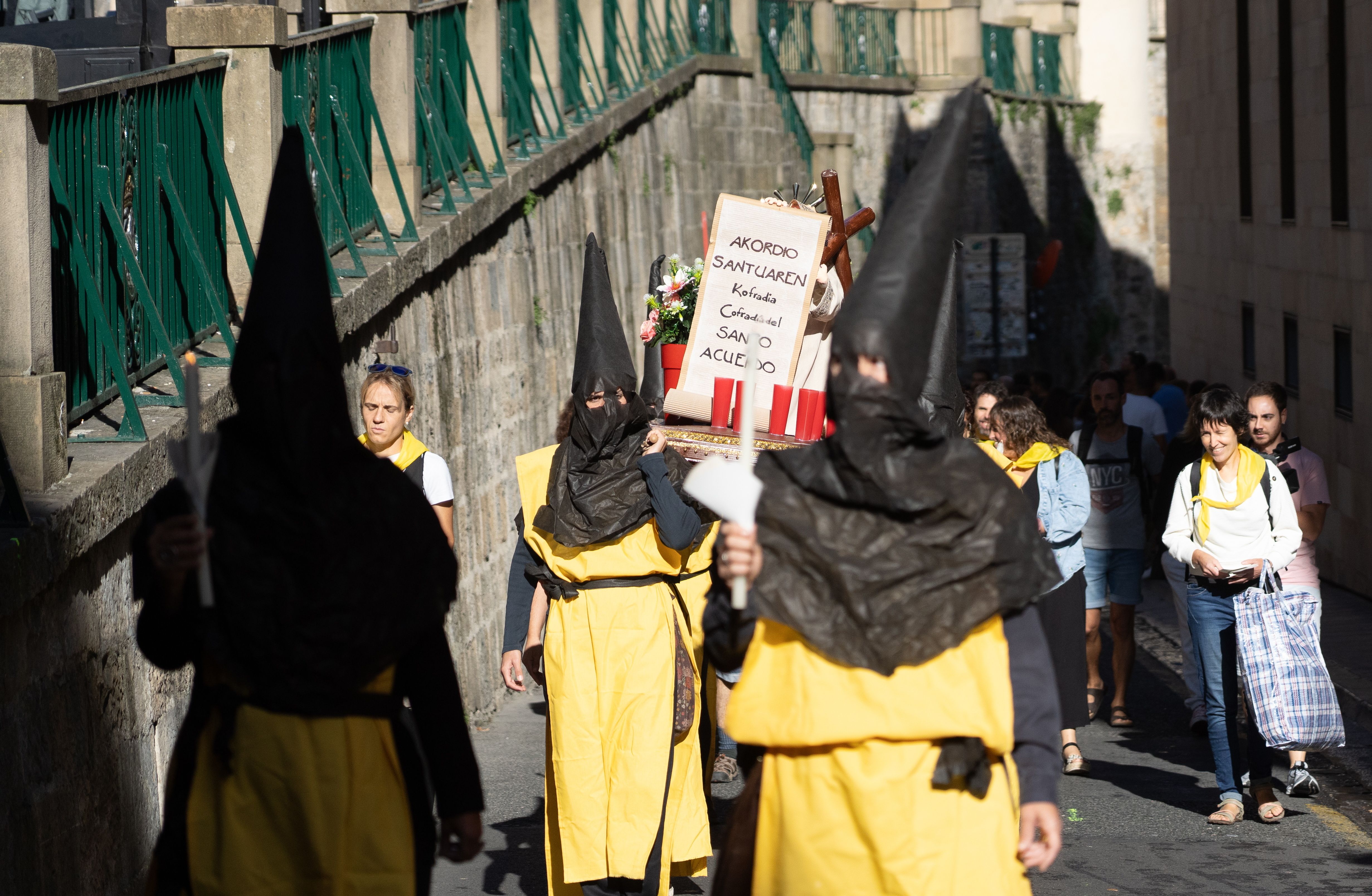 Nafarroako 0-3 Plataformako kideen protesta, haur eskolen inguru