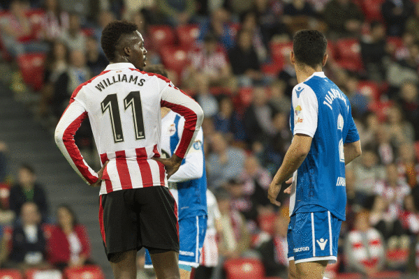 Iñaki Williams, pentsakor, gol at jaso ondoren. MONIKA DEL VALLE / FOKU