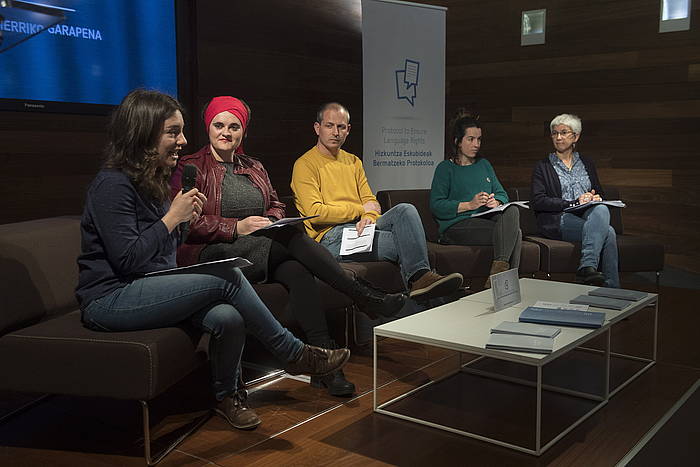 Paul Bilbao, Kontseiluko idazkari nagusia, aurkezpenean. JON URBE, FOKU