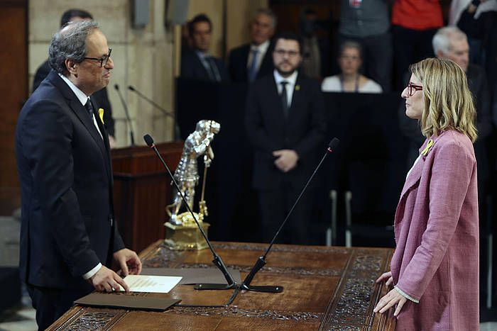 Quim Torra Kataluniako Gobernuko presidentea eta Elsa Artadi Presidentetza kontseilaria, gaur, Kataluniako Gobernuaren eratze ekitaldian. TONI ALBIR, EFE