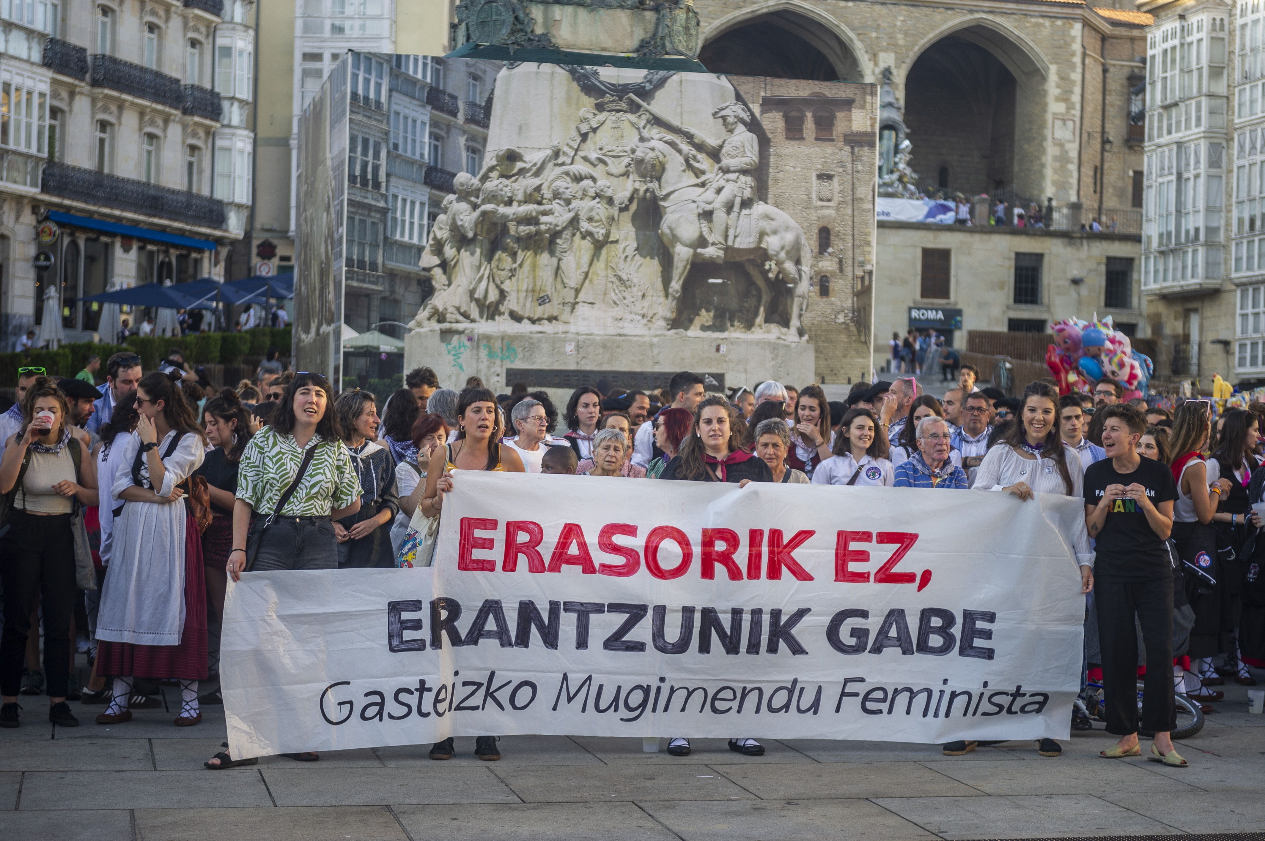 Sexu erasoak salatzeko elkarretaratze bat, Gasteizen. JAIZKI FONTANEDA / FOKU