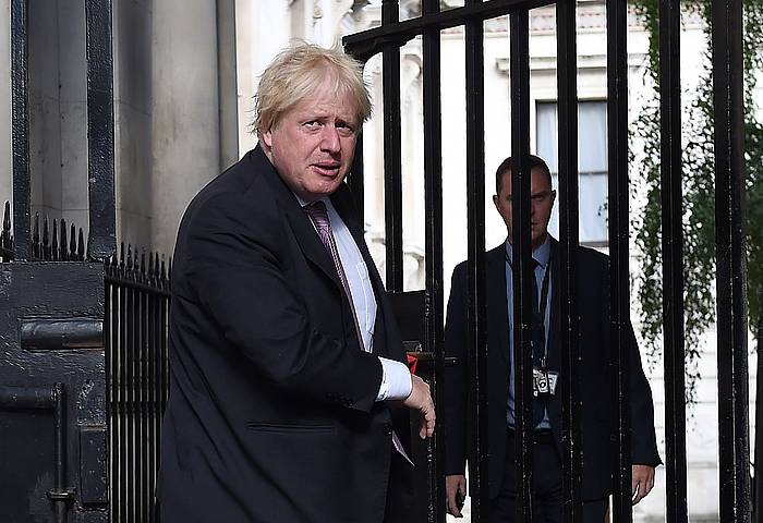 Johnson, Downing Street-etik ateratzen. ANDY RAIN, EFE