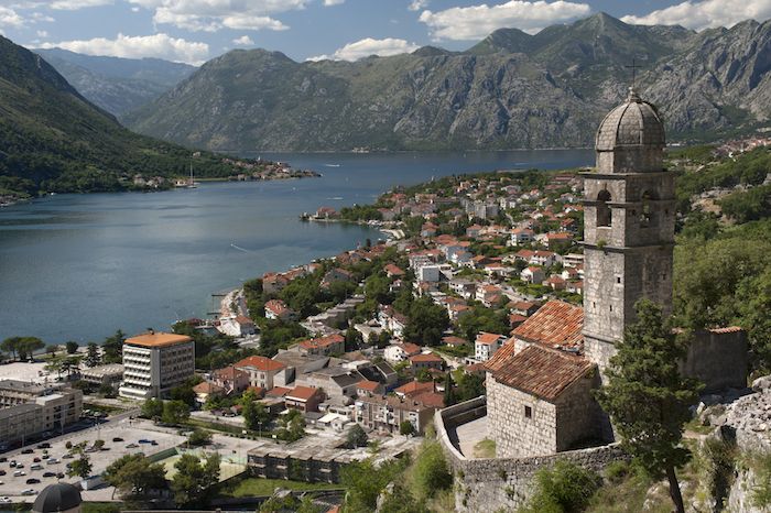 Kotor herriko eliza herrialdeko eraikinik zaharrena da. VI. mendean eraiki zuten. WIKIMEDIA