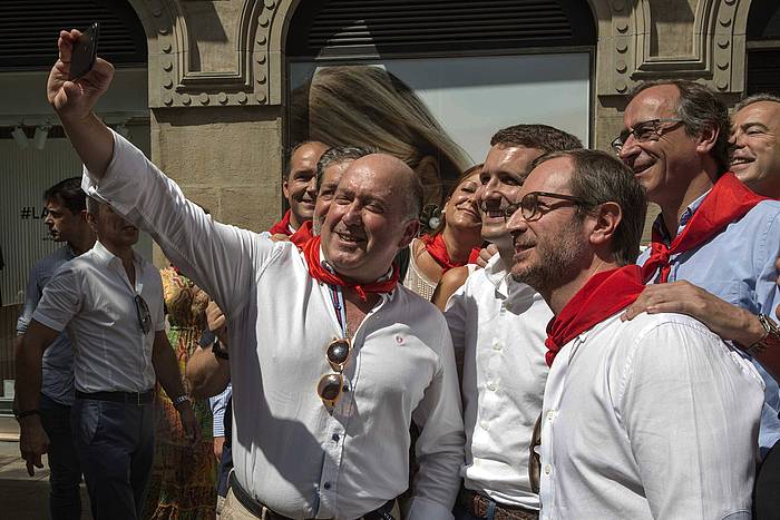 Pablo Casado PPko presidentea, Alfonso Alonso Araba, Bizkai eta Gipuzkoako PPko presidentearekin. DAVID AGUILAR, EFE