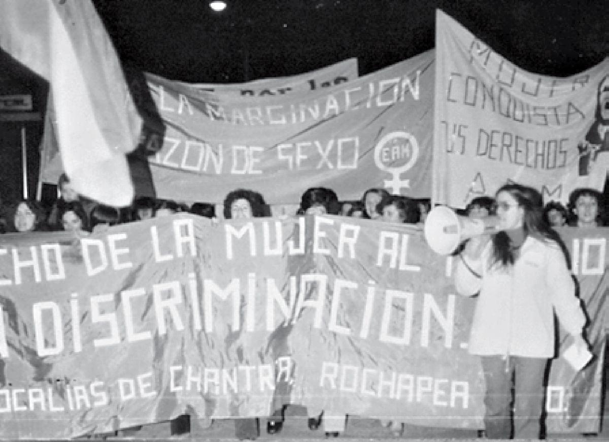 Espainiako Konstituzioaonartu osteko lehen Maiatzaren 8a izan zen 1979ko. Irudian, egun horretan Iruñean eginiko manifestazioa. BERRIA