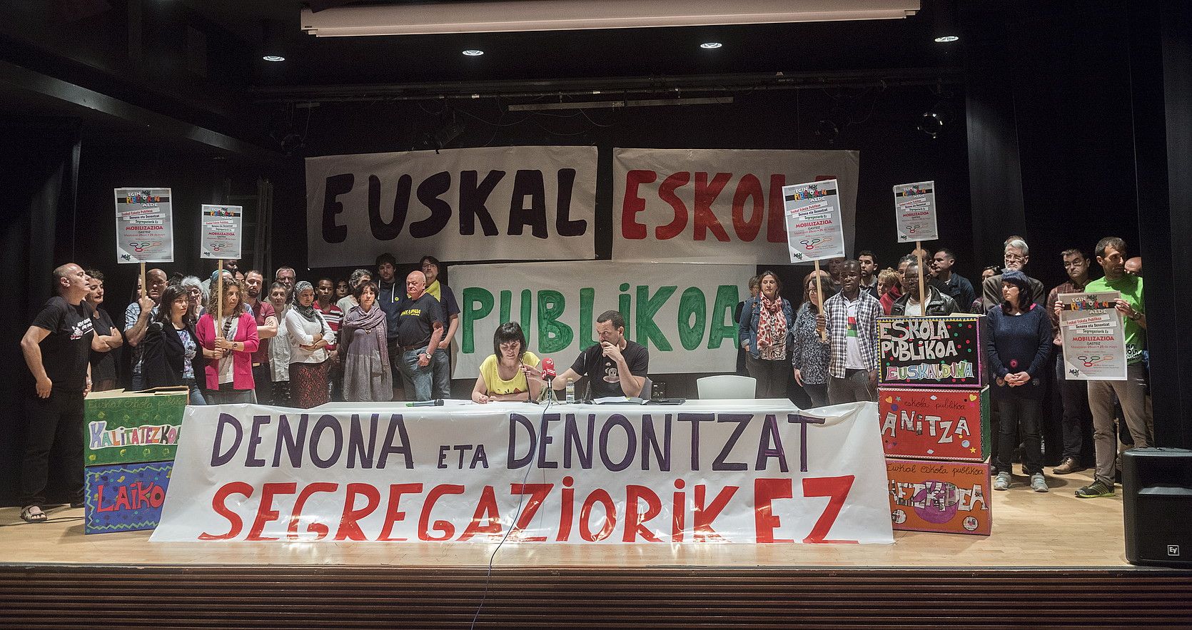 Mobilizazioaren berri emateko agerraldia, atzo, Gasteizen. JUANAN RUIZ/FOKU.