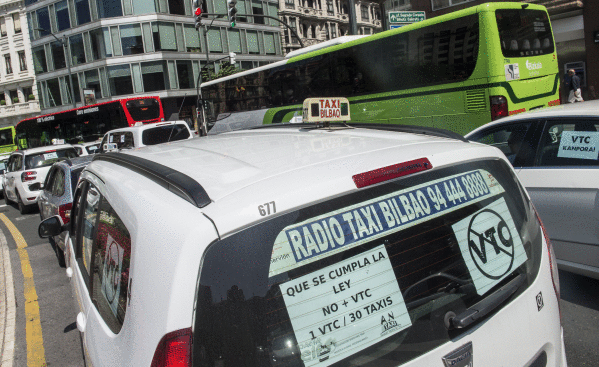 Taxi gidarien protest, Bilbon, abuztu hasieran. MARISOL RAMIREZ / FOKU