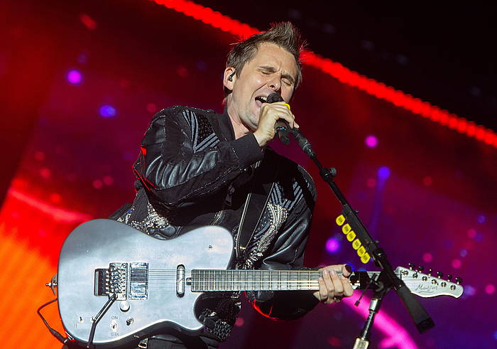 Matthew Bellamy Muse taldeko abeslaria, Nurenbergeko (Alemania) 'Rock im Park' jaialdian, joan den ekainean. TIMM SCHAMBERGER