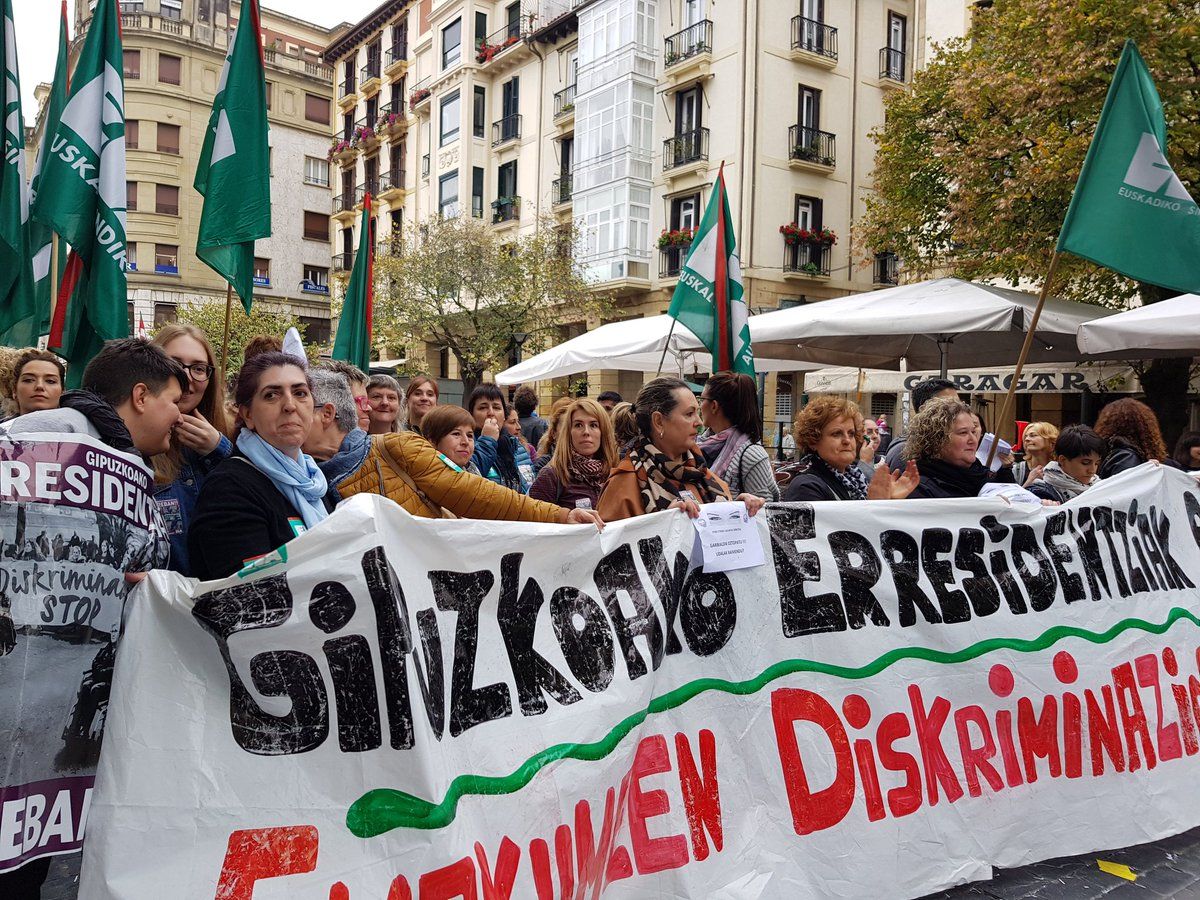 Erresientzietako langileek Donostian egindako manifestazioa. @ERRESIDENTZIAK