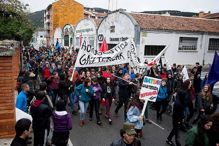 Gaztetxeen eta autogestioaren aldeko manifestazioa, gaur, Iruñean. IñIGO URIZ, FOKU