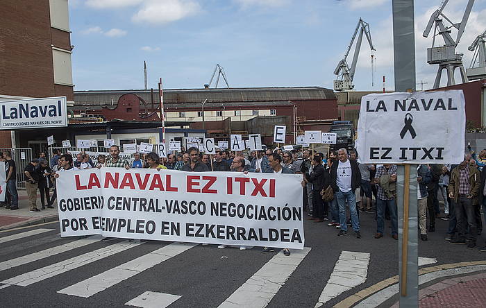 Naval ontziolako langileen protesta, joan den astelehenean. LUIS JAUREGIALTZO, FOKU.