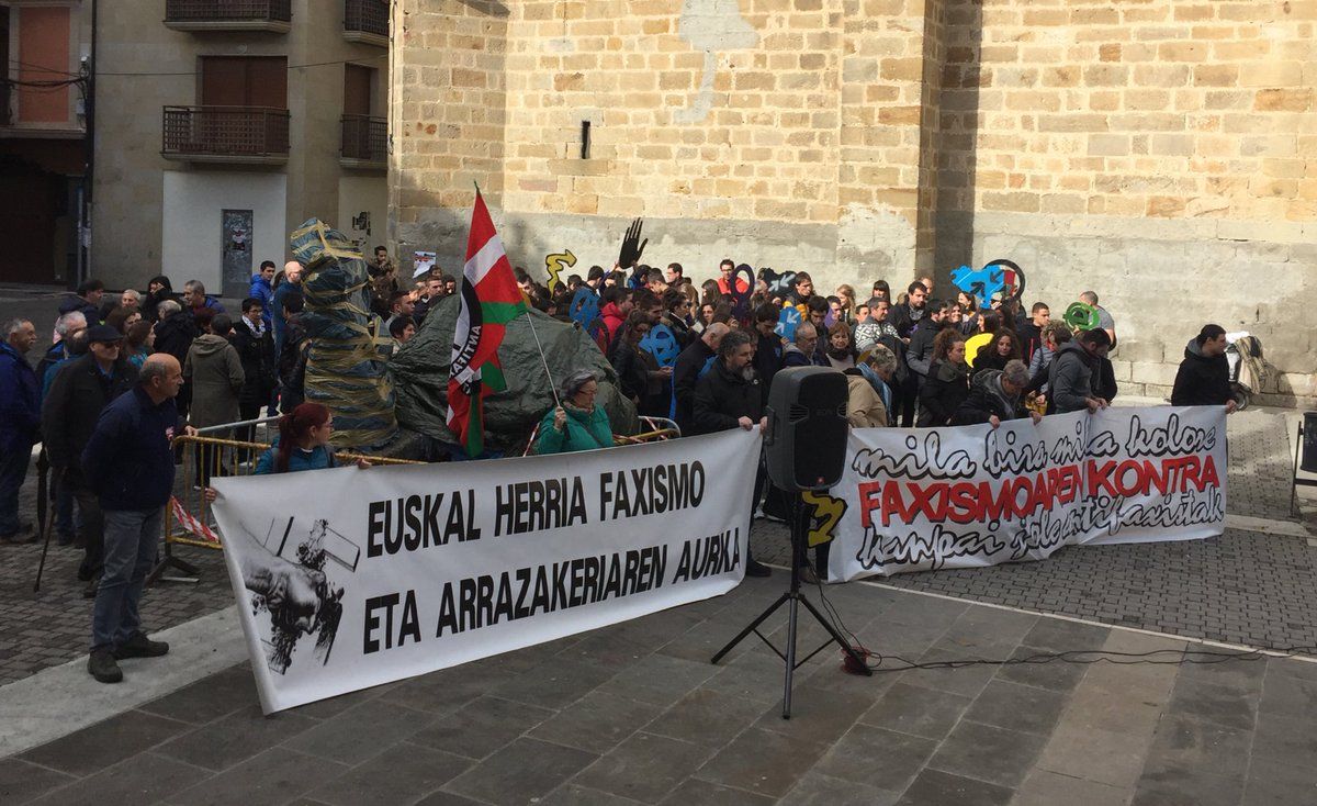 Altsasu Faxismoaren Kontra herri plataformak deituta gaur egin duten agerraldia.