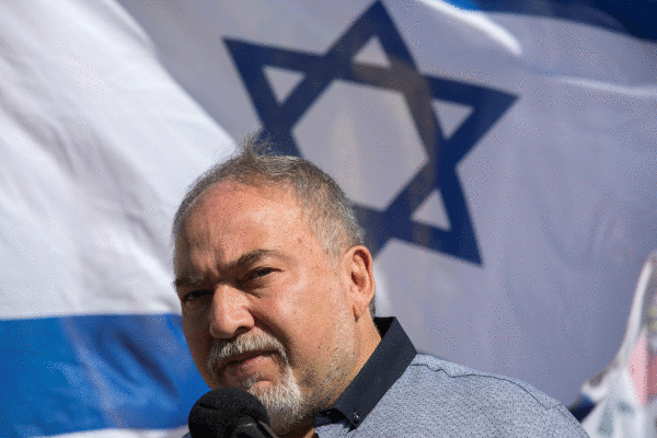 Avigdor Lieberman Defentsa ministroa zena, pasa den irailean. ATEF SAFADI / EFE