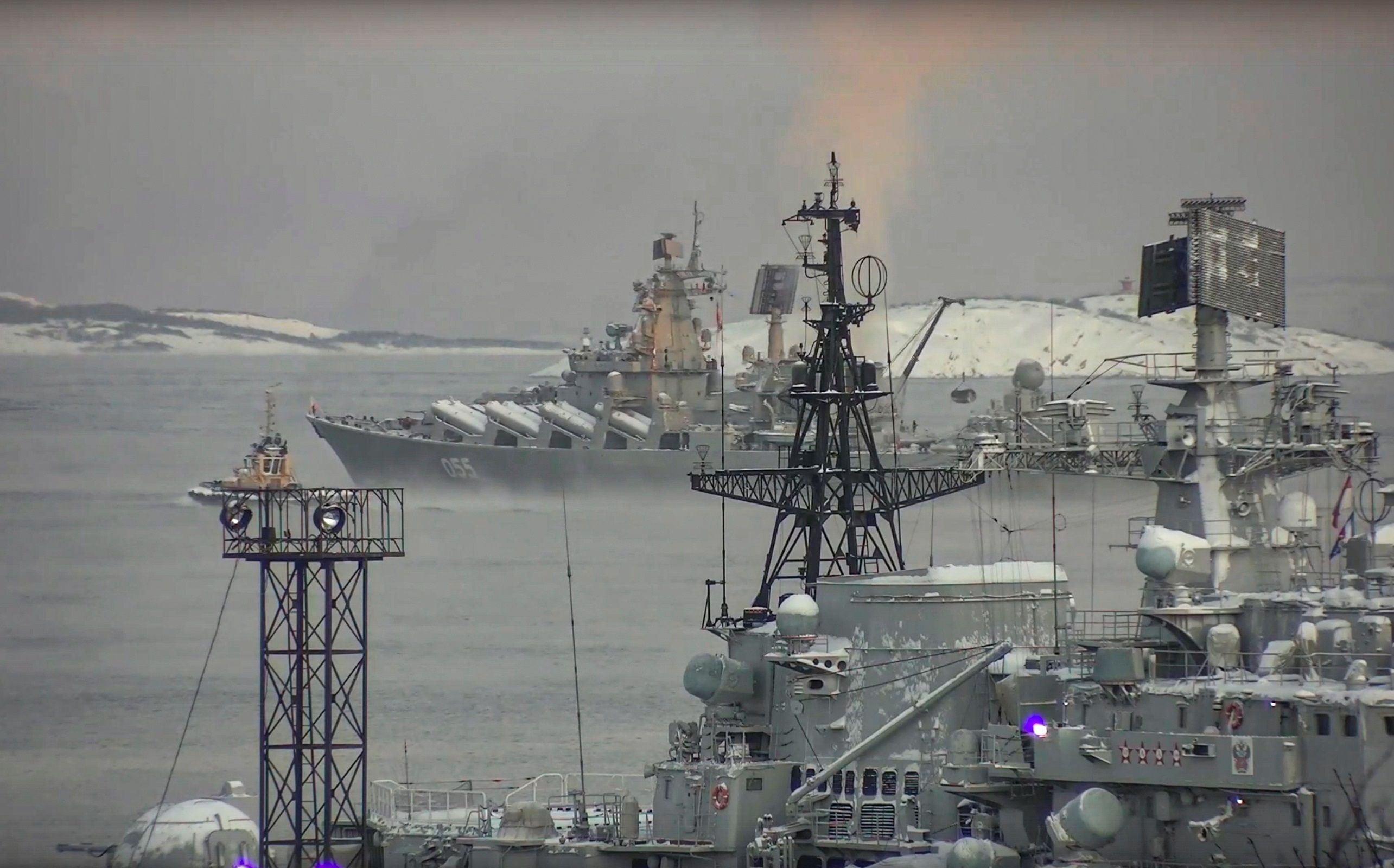 Errusiako armadaren ontzi batzuk Severomorsk (Errusia) hiri militarizatuan, Artikoan, 2022ko urtarrilean. EFE