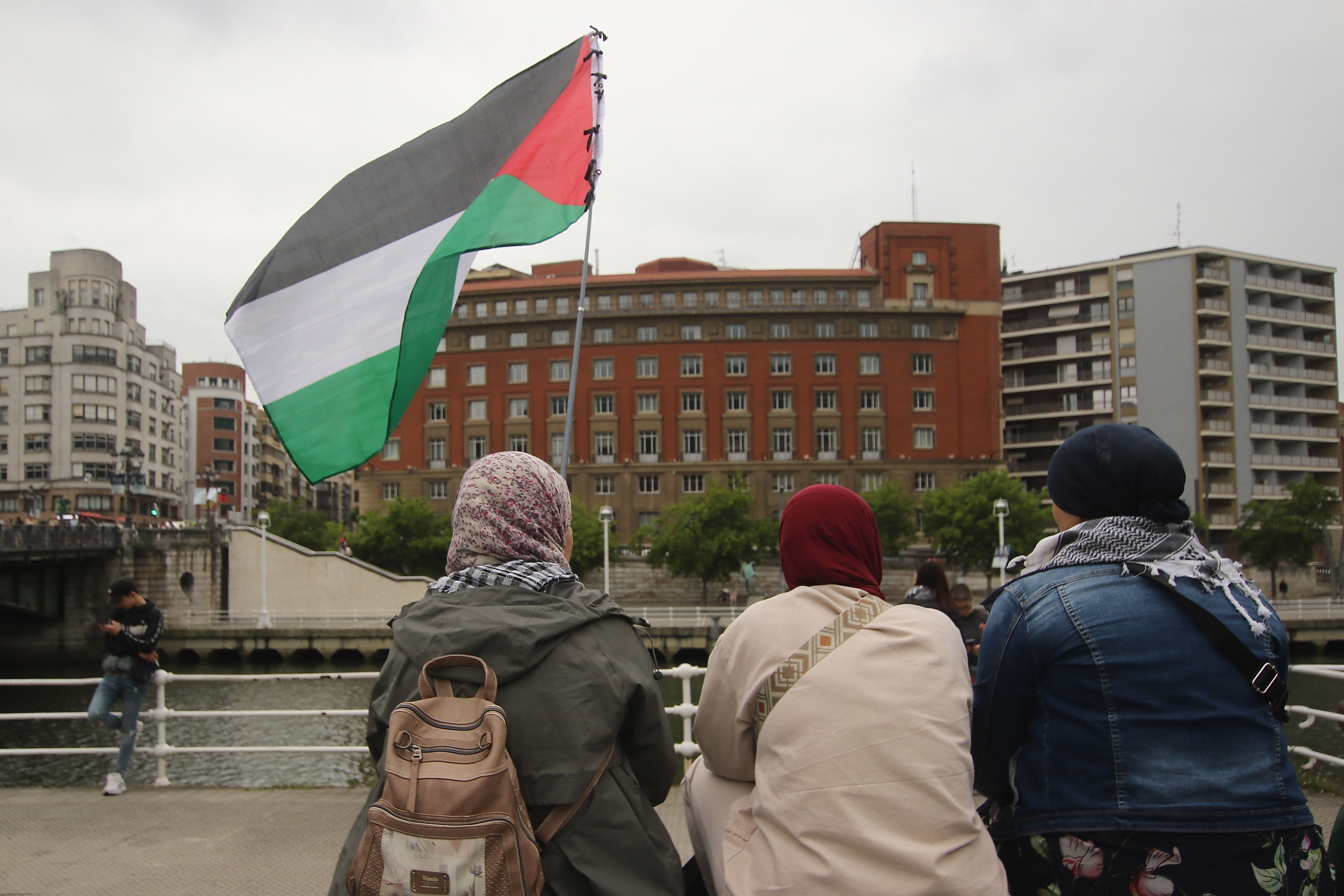 Palestinako bandera, Bilbon egindako mobilizazio batean. OSKAR MATXIN EDESA / FOKU