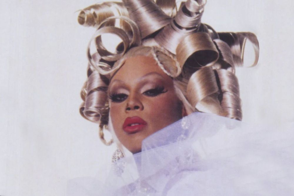 RuPaul drag queen-a Supermodel of the World (1993) albumeko kontrazalean. TOMMY BOY RECORDS