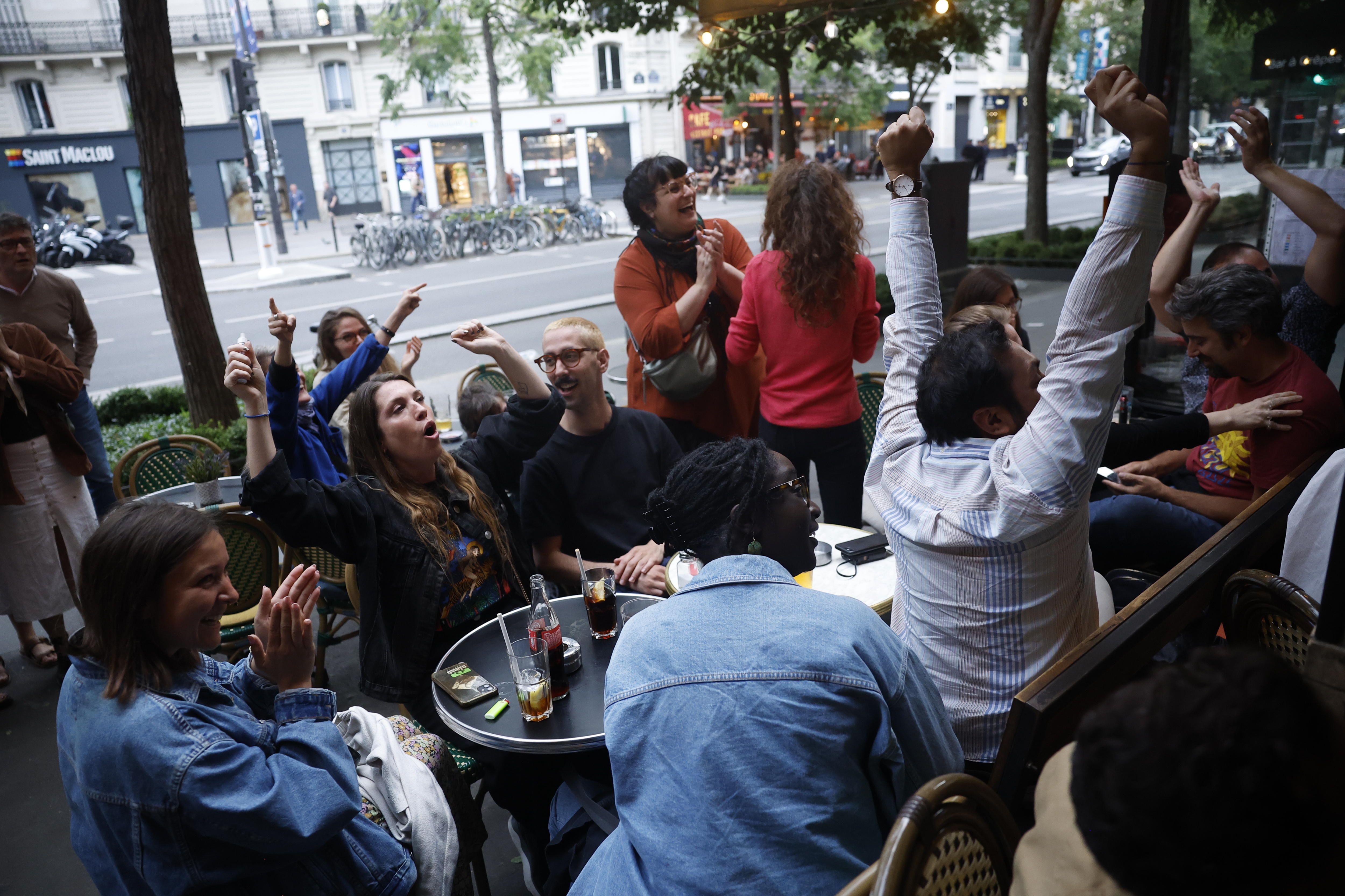 Fronte Popular Berriaren jarraitzaileak, gaur Parisen. YOAN VALAT / EFE
