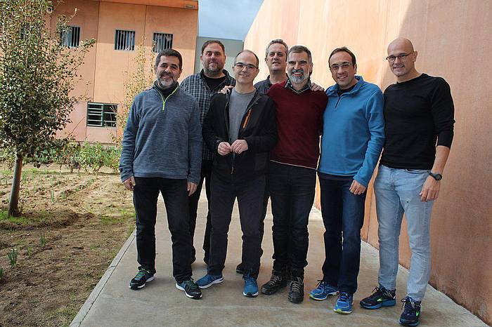 Lledonersko kartzelan preso dauden buruzagi katalan independentistak. Oriol Junqueras, Jordi Turull, Joaquim Forn, Josep Rull, Raul Romeva, Jordi Sanchez eta Jordi Cuixart. OMNIUM CULTURAL