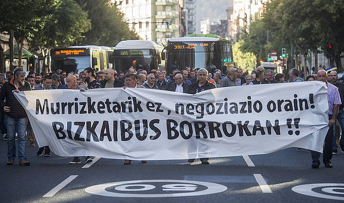 Bizkaibuseko langileen manifestazioa, joan den urriaren 17an, Bilbon. LUIS JAUREGIALTZO, FOKU