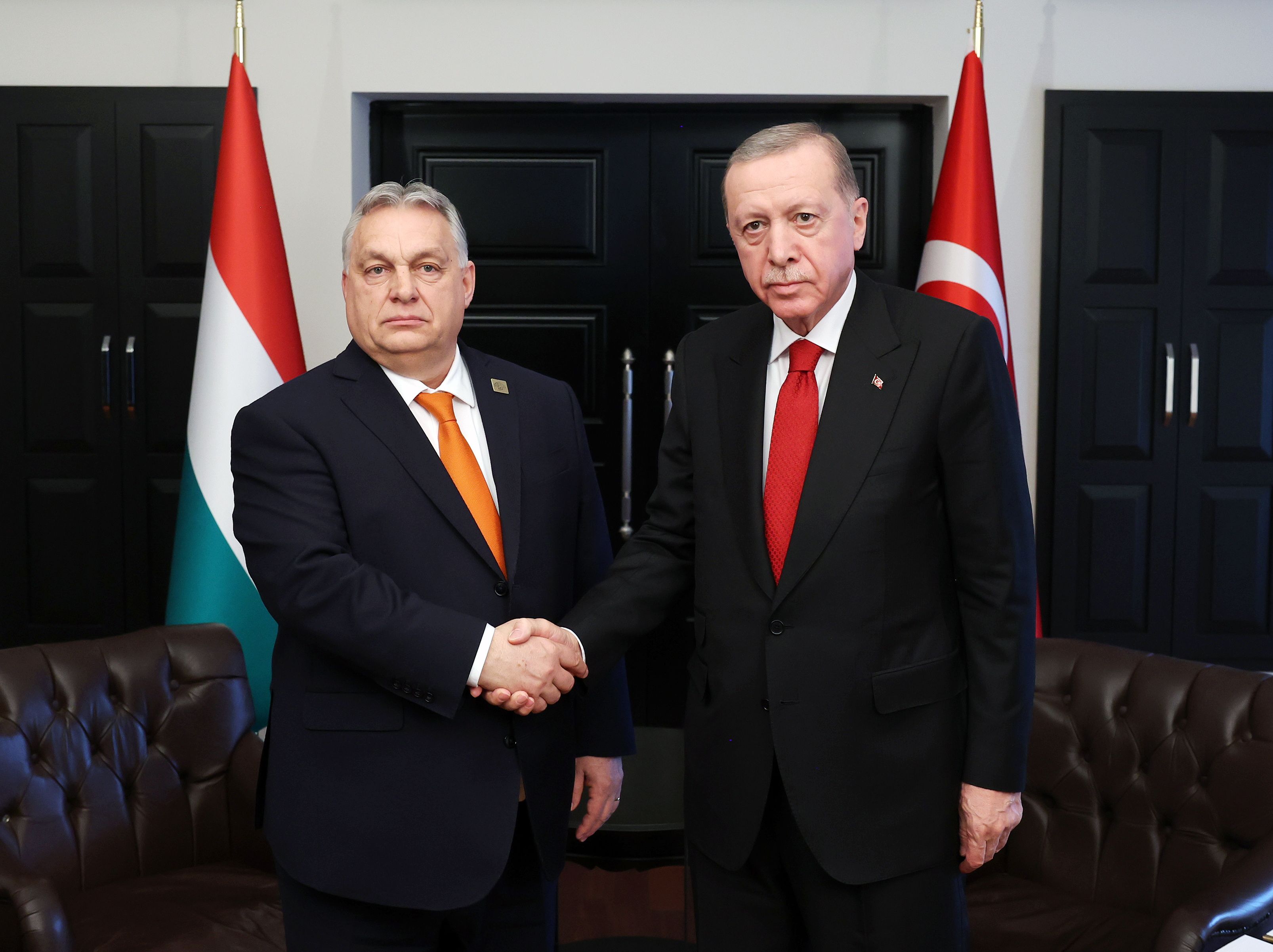 Hungariako lehen ministro Viktor Orban eta Turkiako presidente Racep Tayyip Erdogan Antalyan (Turkia), martxoan. TURKIAKO PRESIDENTETZAKO PRENTSA BULEGOA