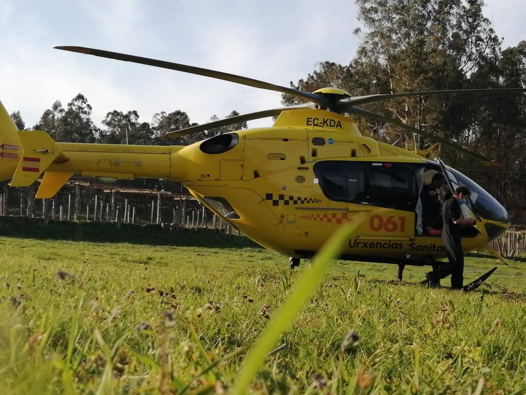 Galiziako larrialdi zerbitzuen helikoptero bat, artxiboko irudi batean. @GALICIA_061