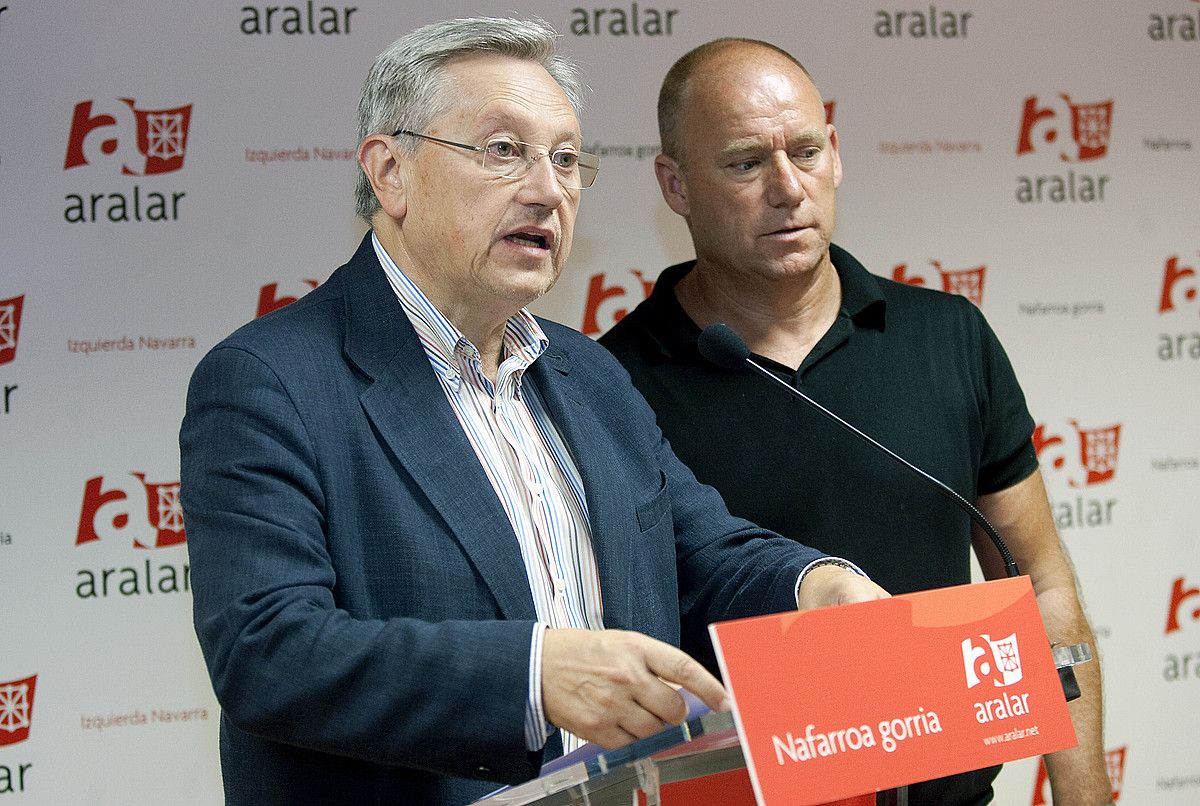 Patxi Zabaleta eta Txentxo Jimenez, infiltrazioen berri ematen. IÑIGO URIZ / FOKU.