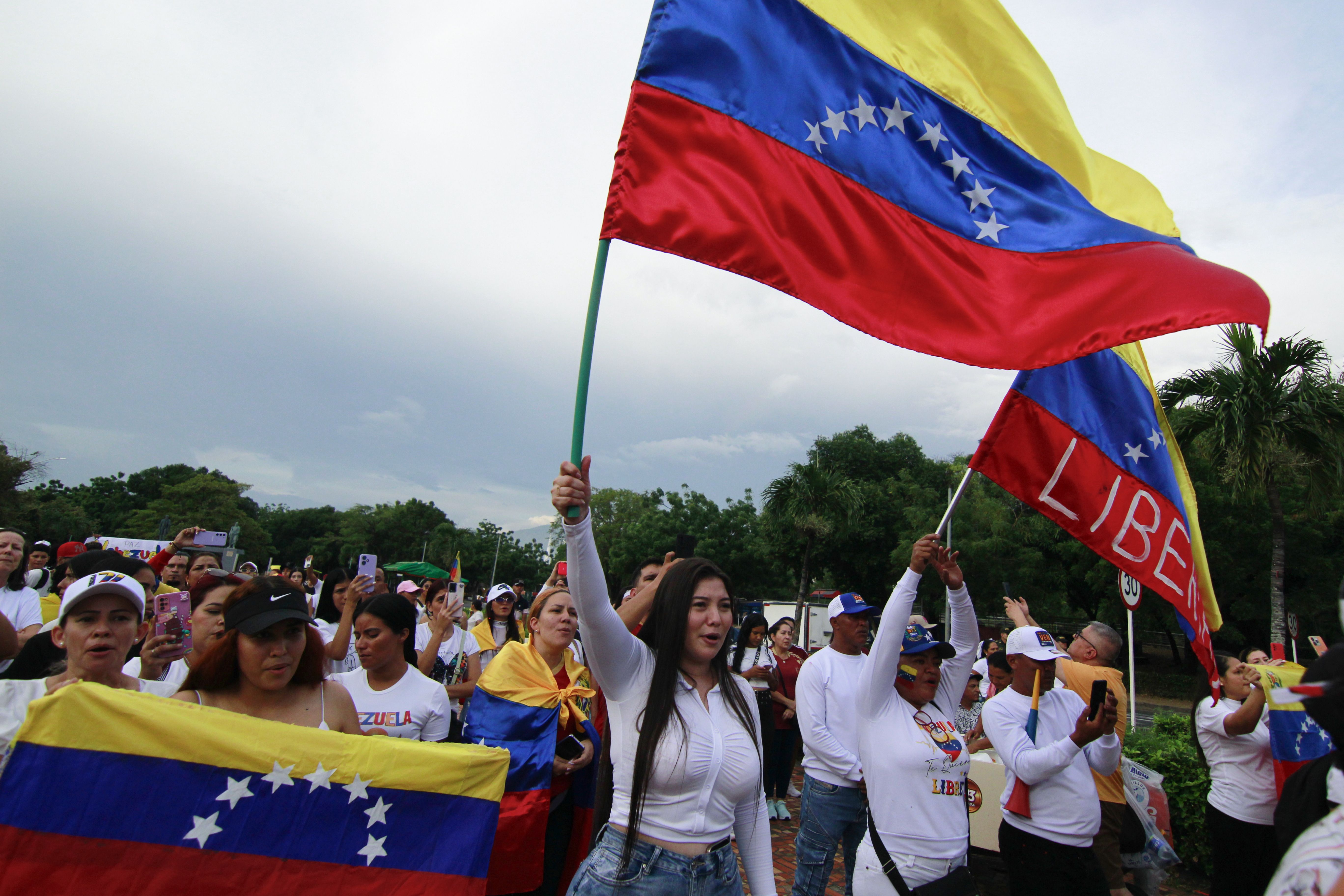 Maduroren hauteskundeetako garaipenaren aurka eginiko protesta, Venezuelan. MARIO CAICEDO / EFE