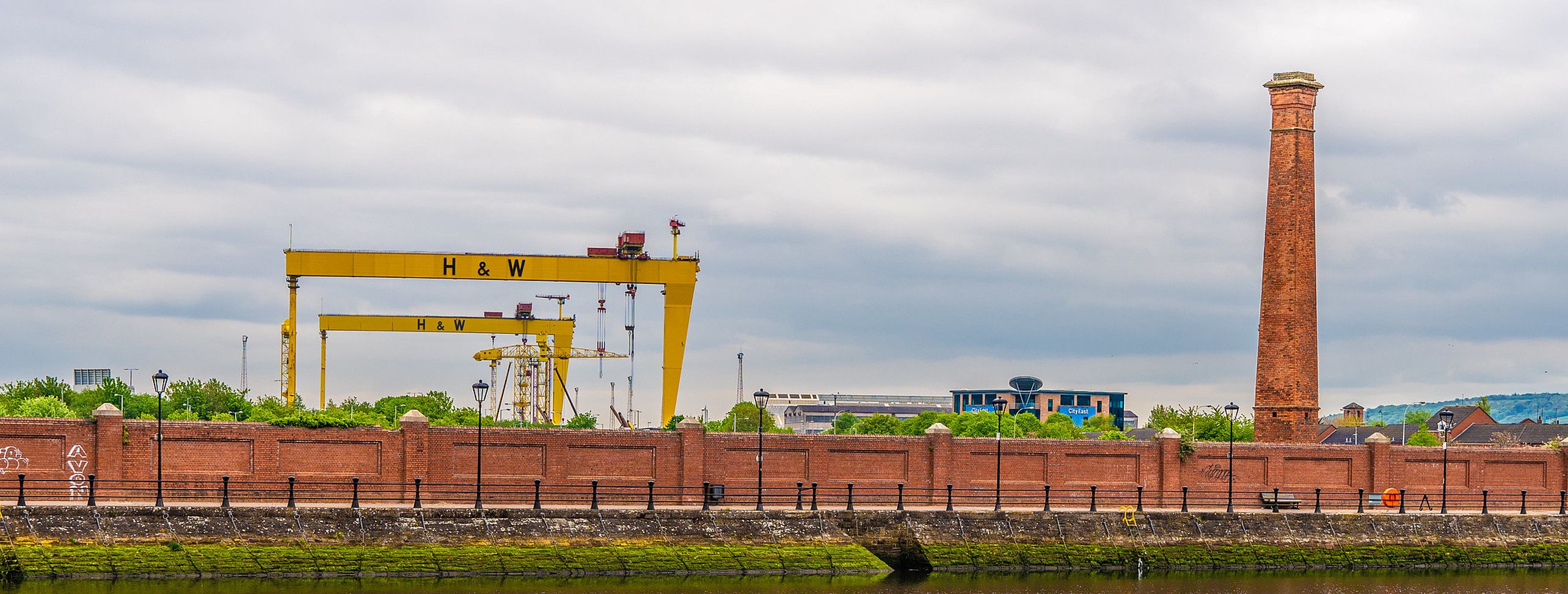 Sanson eta Goliat, Harland & Wolff ontziolako bi garabiak, Belfasten (Ipar Irlanda). WILLIAM MURPHY.